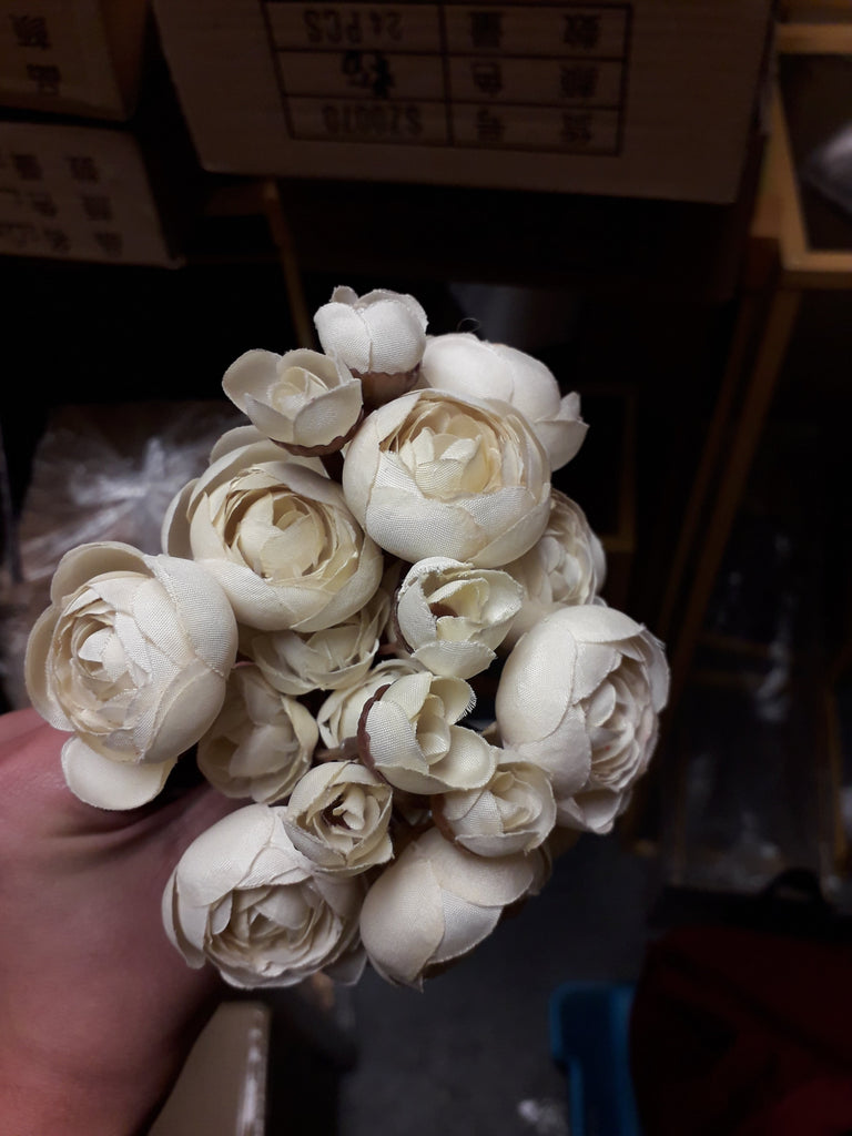 Dusty cream/ dusty yellow Ranunculus bunch artificial wedding decor (6xMini Silk flower)