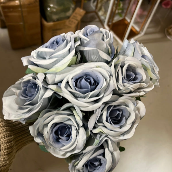 New 9 head mixed blue Rose