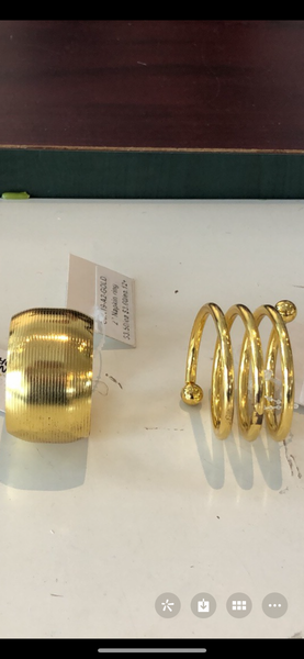 Napkin Ring decoration diameter gold band (right swirl )