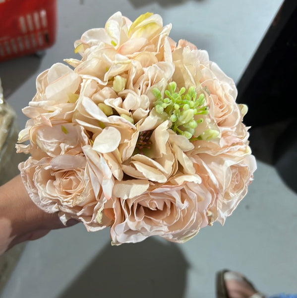 9 head Champagne/Peach Burnt Edge Rose bunch(Handtied)