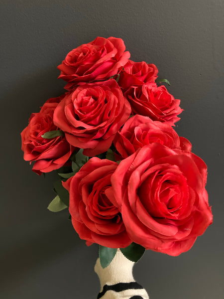 Bright Red Large Rose Bunch 10 head