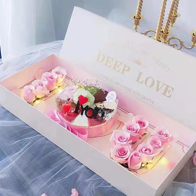 Deep love cardboard box Pink with oasis