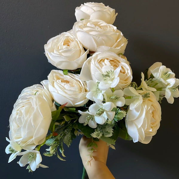 White 12 head Austin ROSE BUNCH