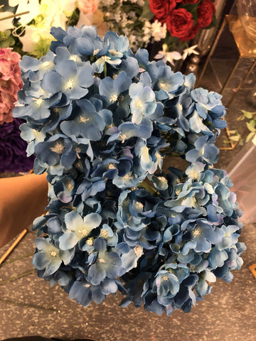 Two tone blue Hydrangea Bunch 6 head cerulean