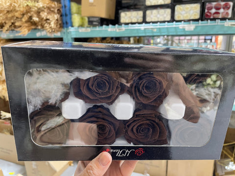 Preserved Rose Head Chocolate (box of 8)