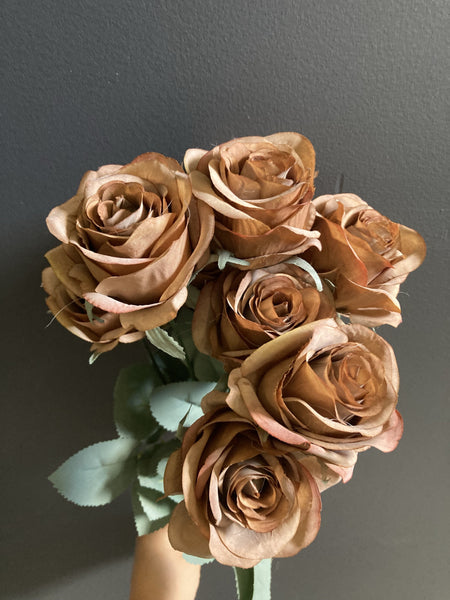 Chocolate Diamond Rose Bunch 10 head