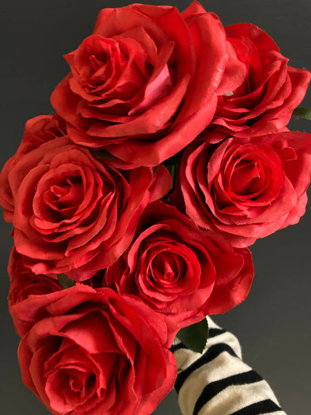 Bright Red Large Rose Bunch 10 head