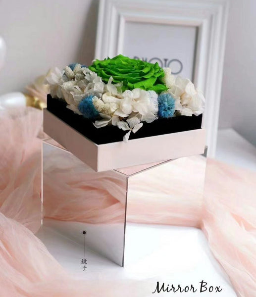 Pink Acrylic box with mirror effect Flowers and gift