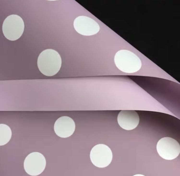 24"x24" Waterproof Wrapping Lilac polka dot